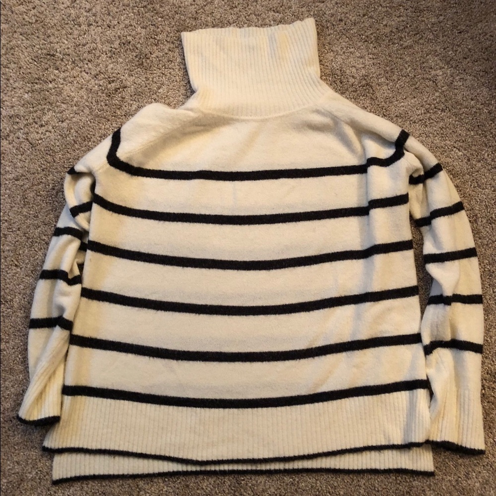 Striped Black & White Turtleneck Tunic Sweater M